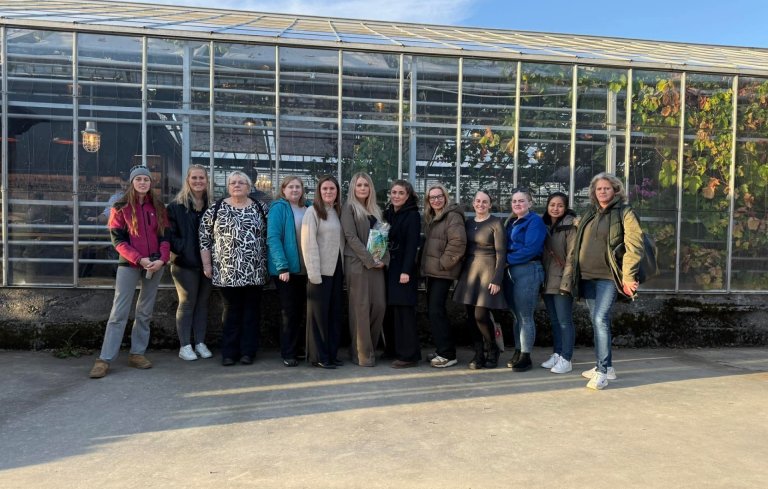 Handbók leikskóladeildar Kerhólsskóla um snemmtæka íhlutun í málþroska og læsi.