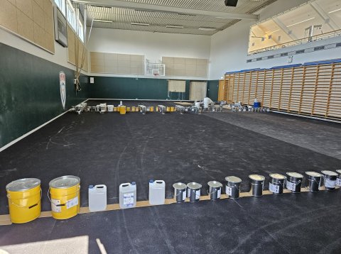 Nýtt gólf á íþróttahúsið á Borg