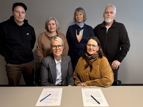 Frá undirritun samningsins.