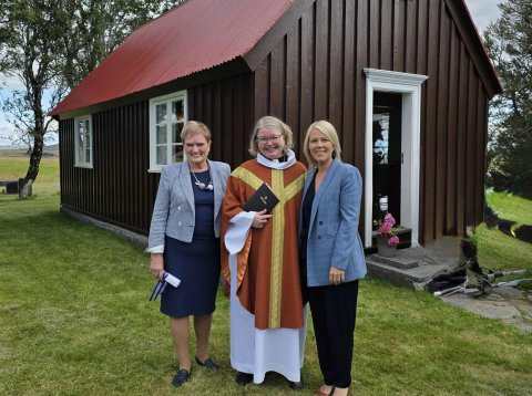 180 ára afmæli Búrfellskirkju fagnað í blíðskaparveðri